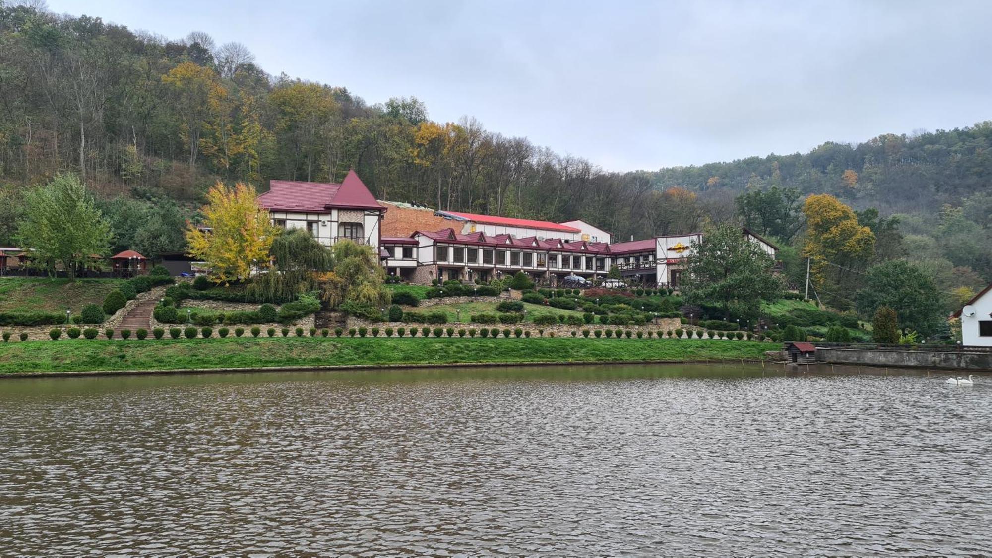 Mishyn-City Hotel Dobrovlyany Ngoại thất bức ảnh